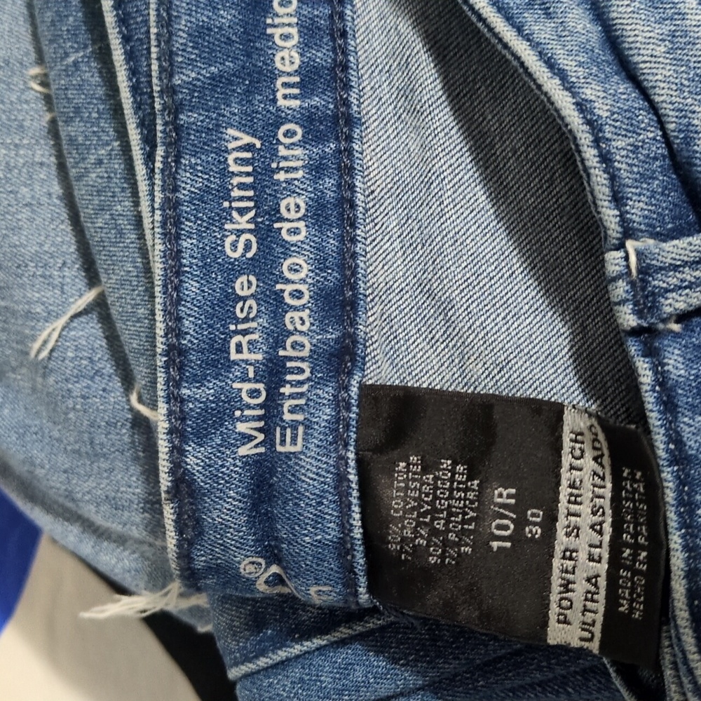 Mossimo denim blue ripped mid rise skinny jeans. Size 10, 30" - Picture 9 of 9